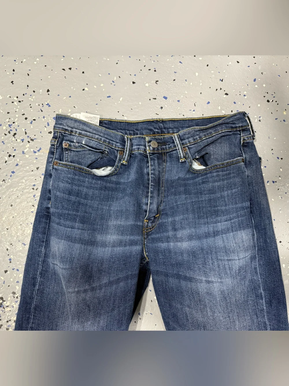 Mens Levi jeans 34x32